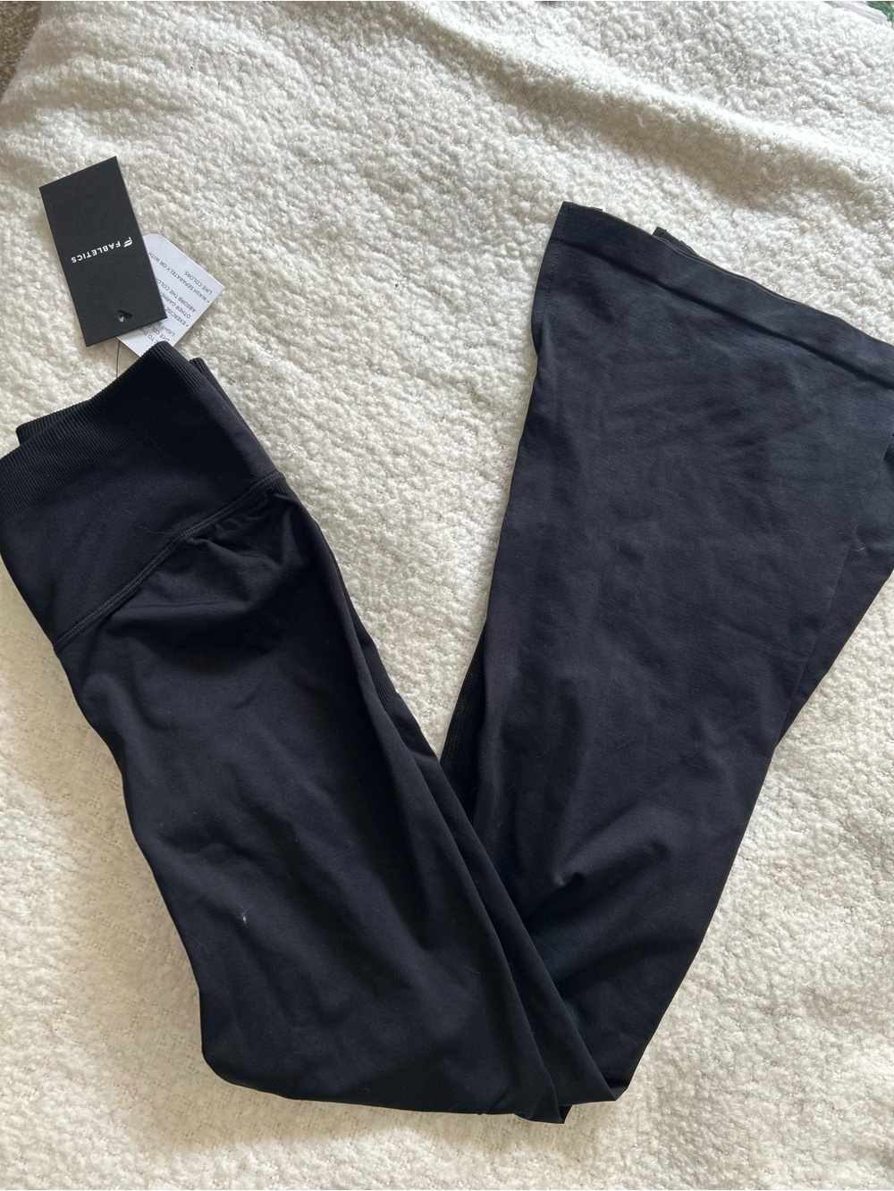 Fabletics Women’s Black Flared leggings